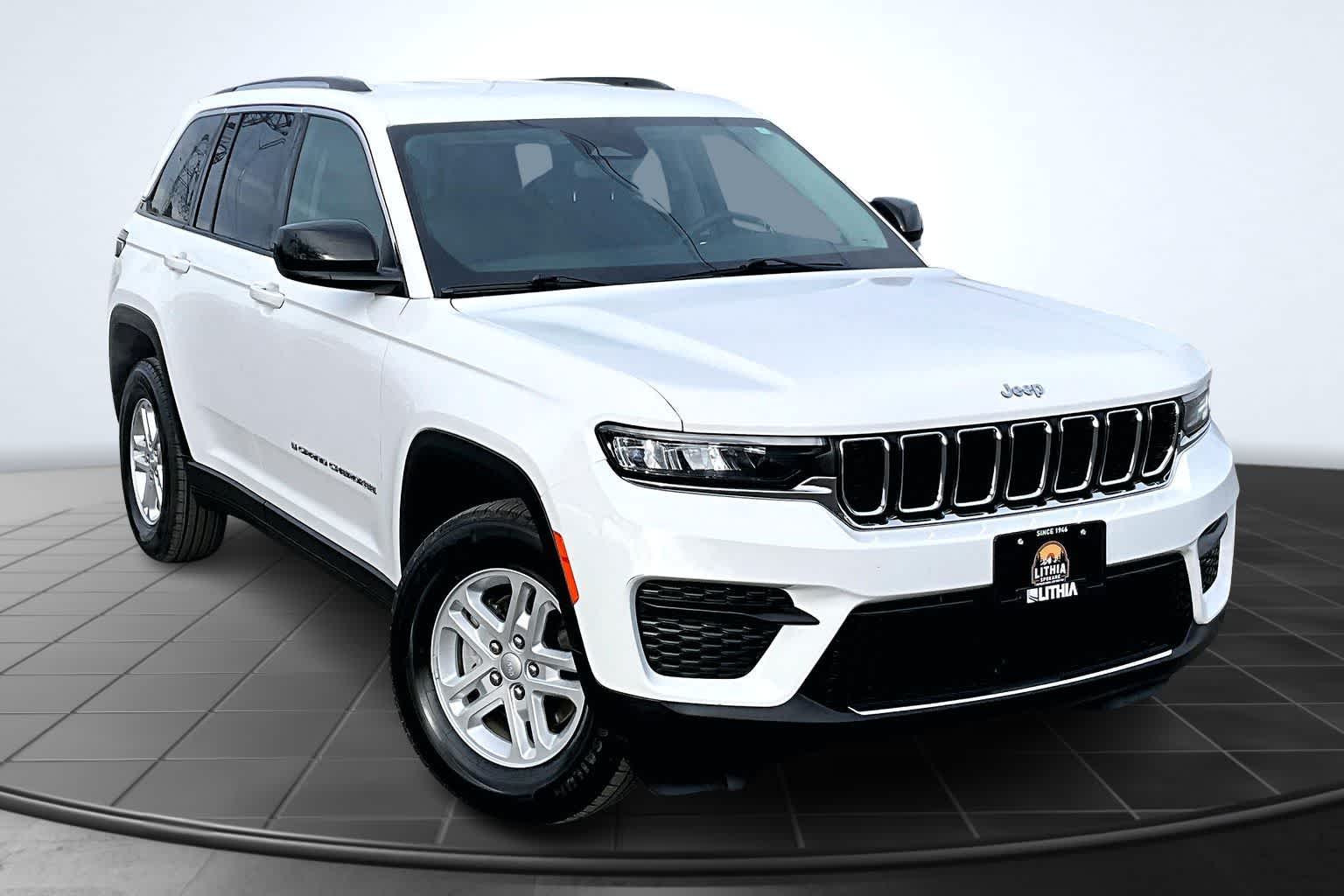 Thumbnail: 2024 Jeep Grand Cherokee - 22