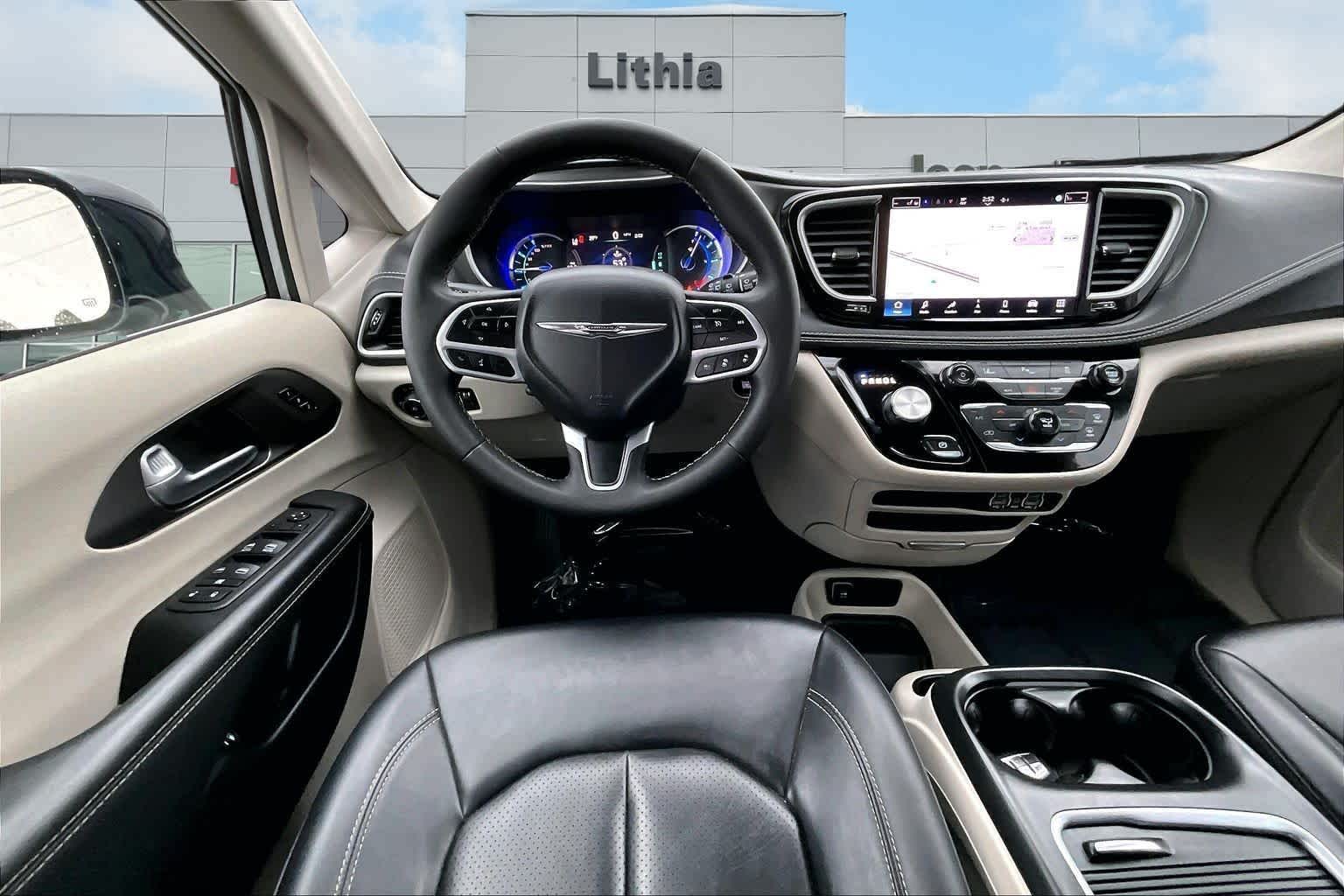 Thumbnail: 2024 Chrysler Pacifica - 16