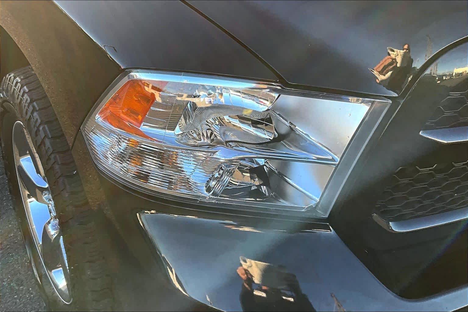 Thumbnail: 2019 RAM 1500 Classic - 31