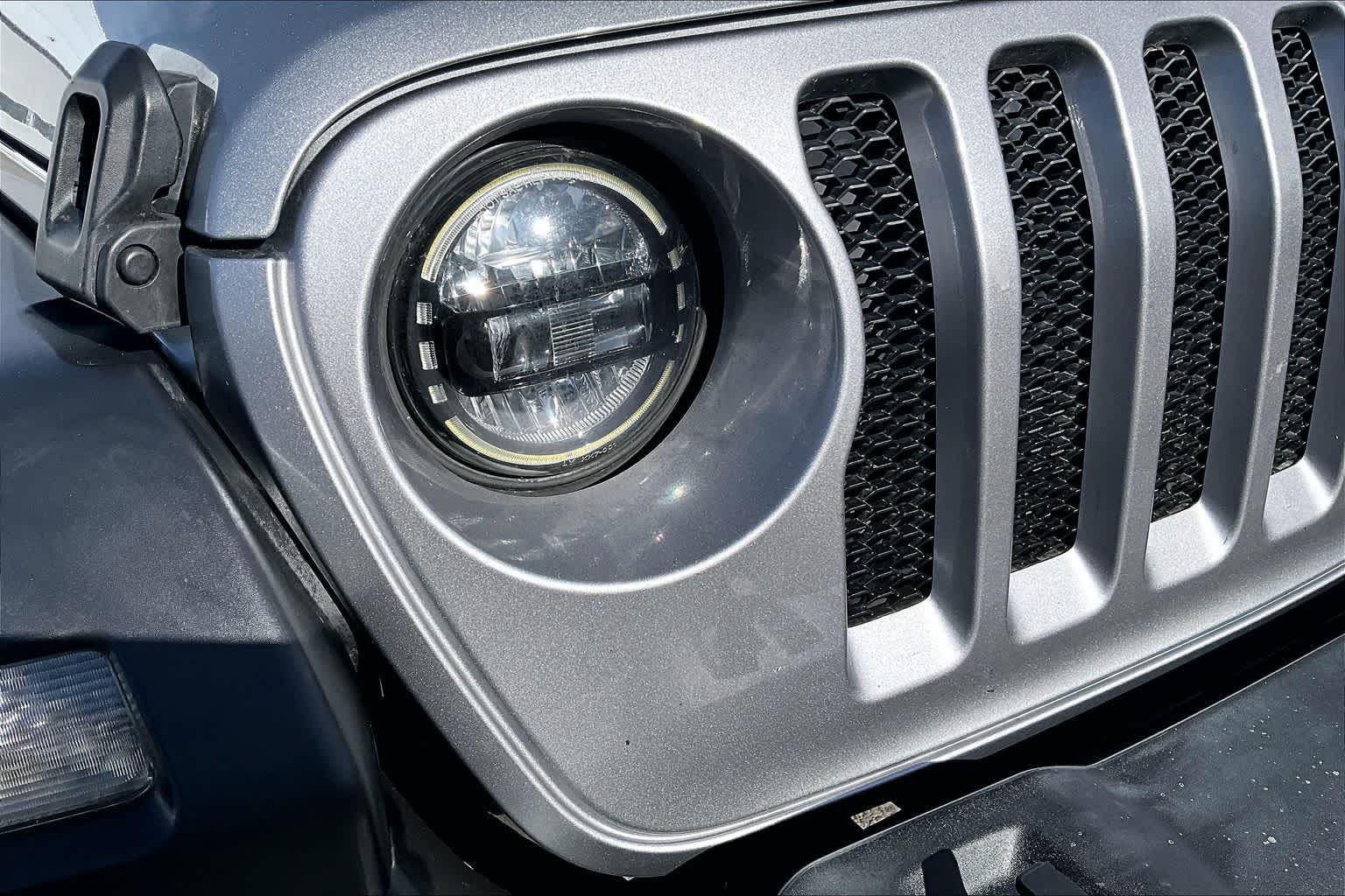 Thumbnail: 2021 Jeep Wrangler - 31