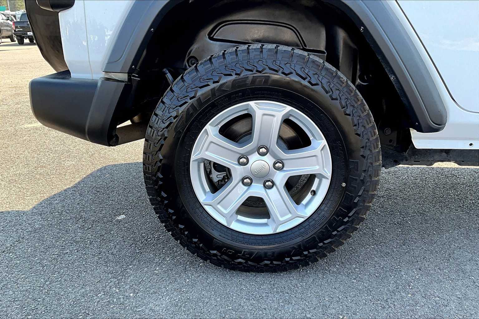 Thumbnail: 2018 Jeep Wrangler - 35