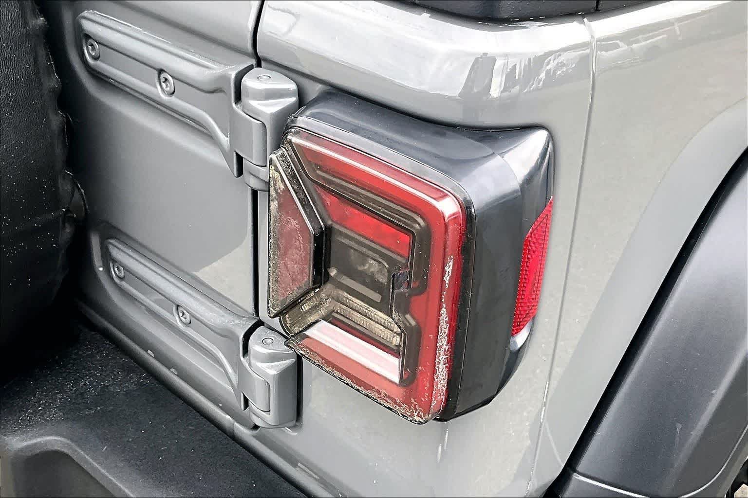 Thumbnail: 2020 Jeep Wrangler - 32