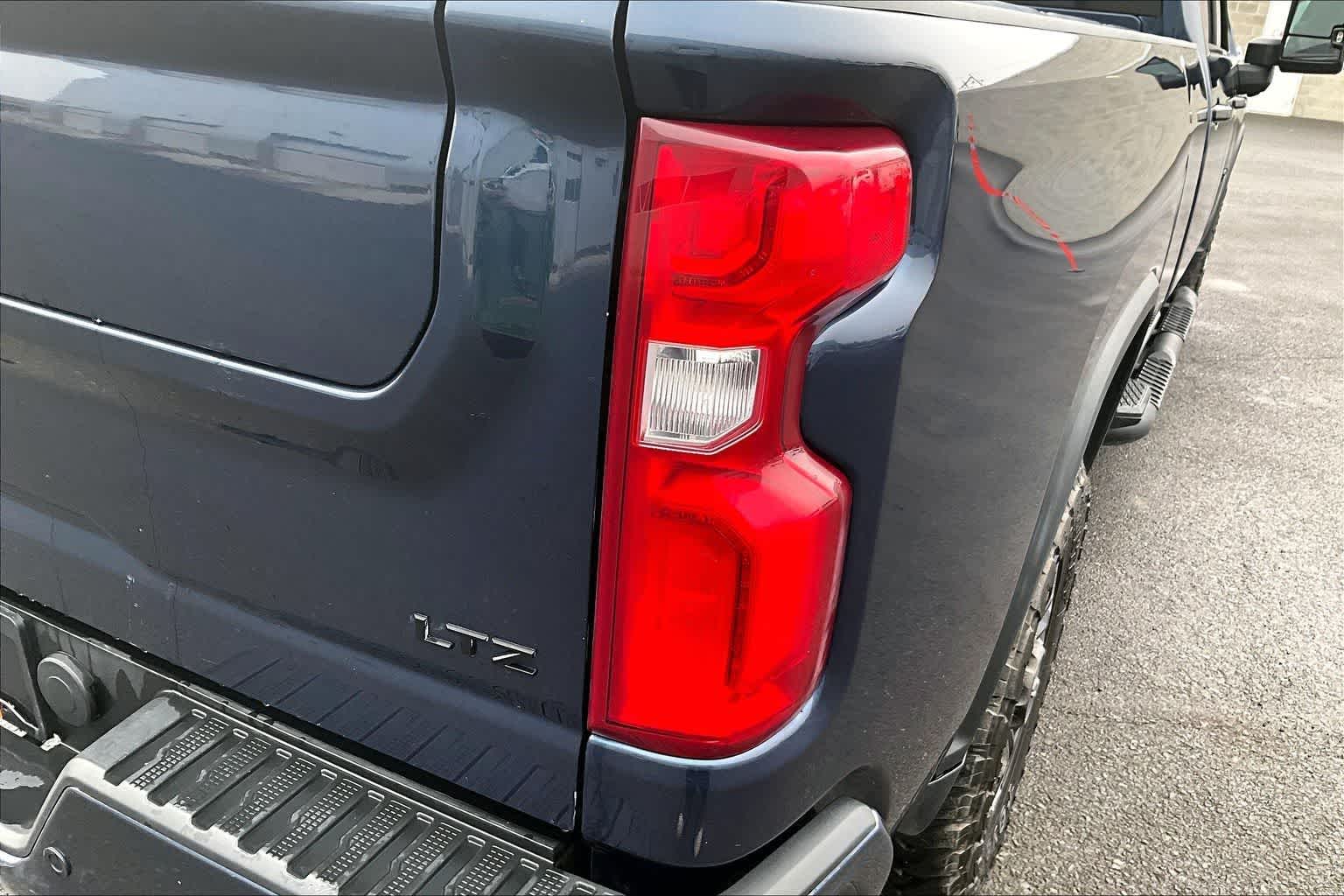 Thumbnail: 2022 Chevrolet Silverado 3500 - 32