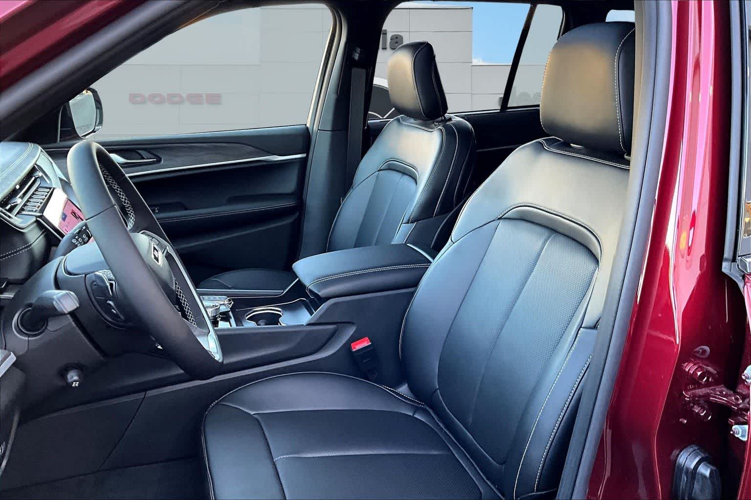 Thumbnail: 2025 Jeep Grand Cherokee - 11