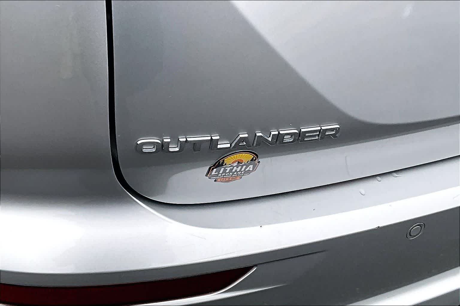 Thumbnail: 2023 Mitsubishi Outlander - 7