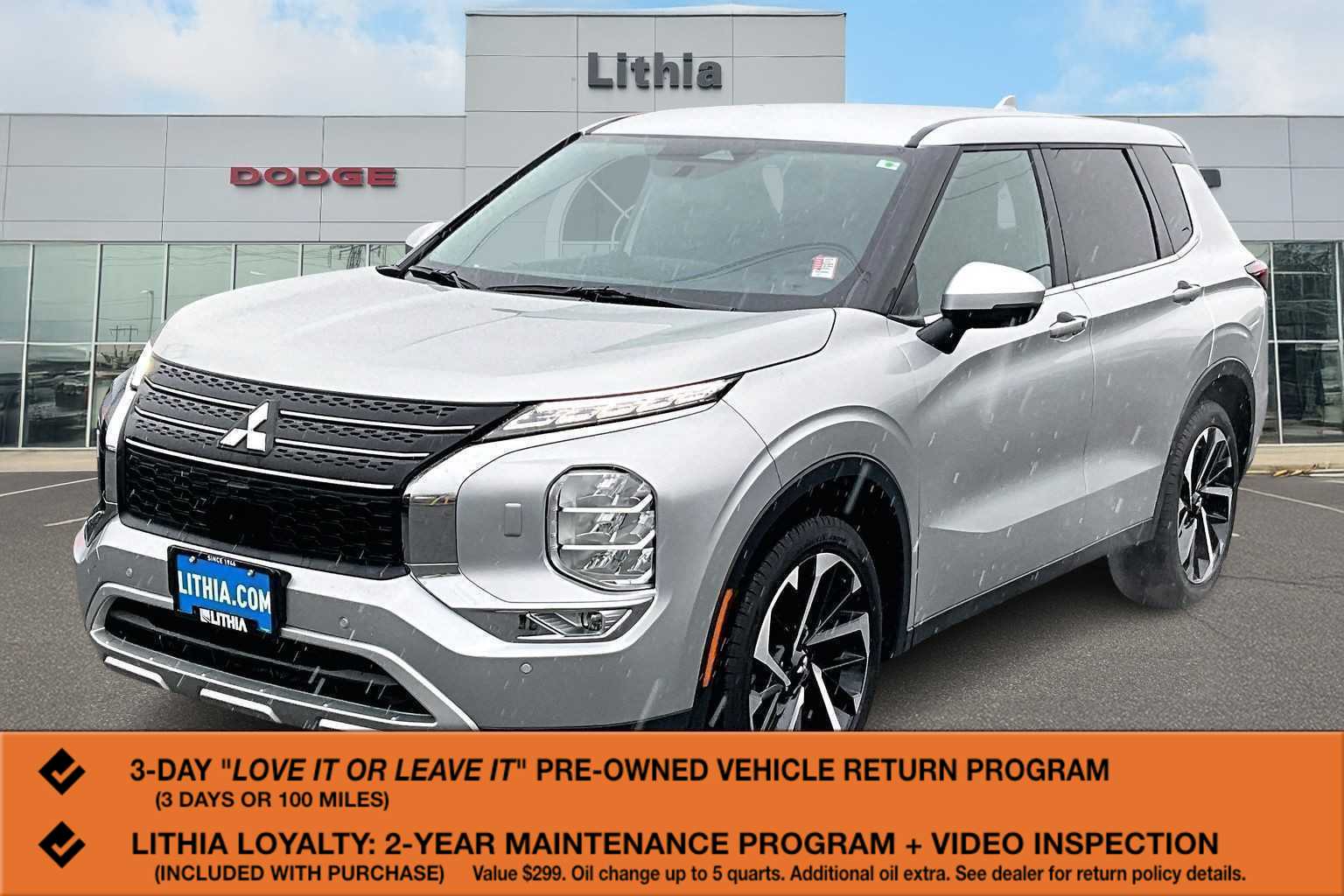 2024 Mitsubishi Outlander SE's photo