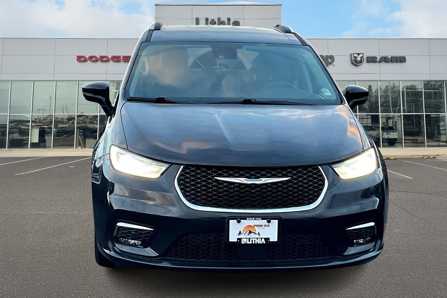 Thumbnail: 2021 Chrysler Pacifica - 6