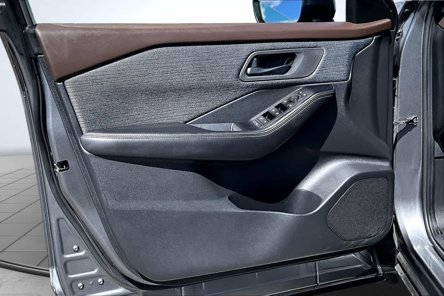 Thumbnail: 2021 Nissan Rogue - 27