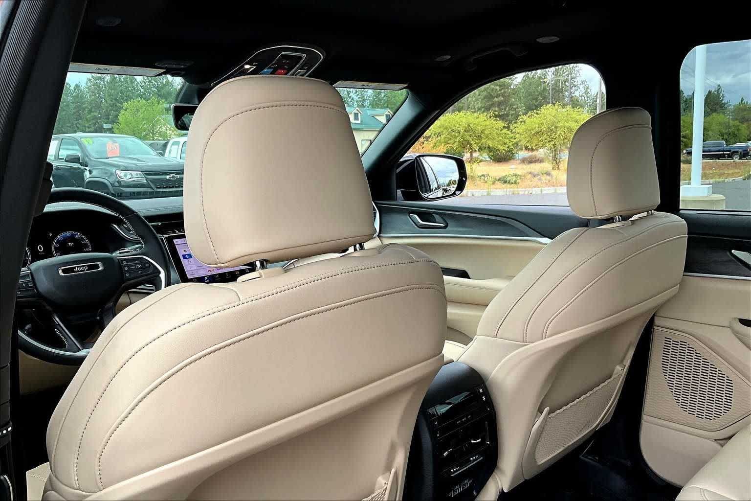 Thumbnail: 2025 Jeep Grand Cherokee L - 13