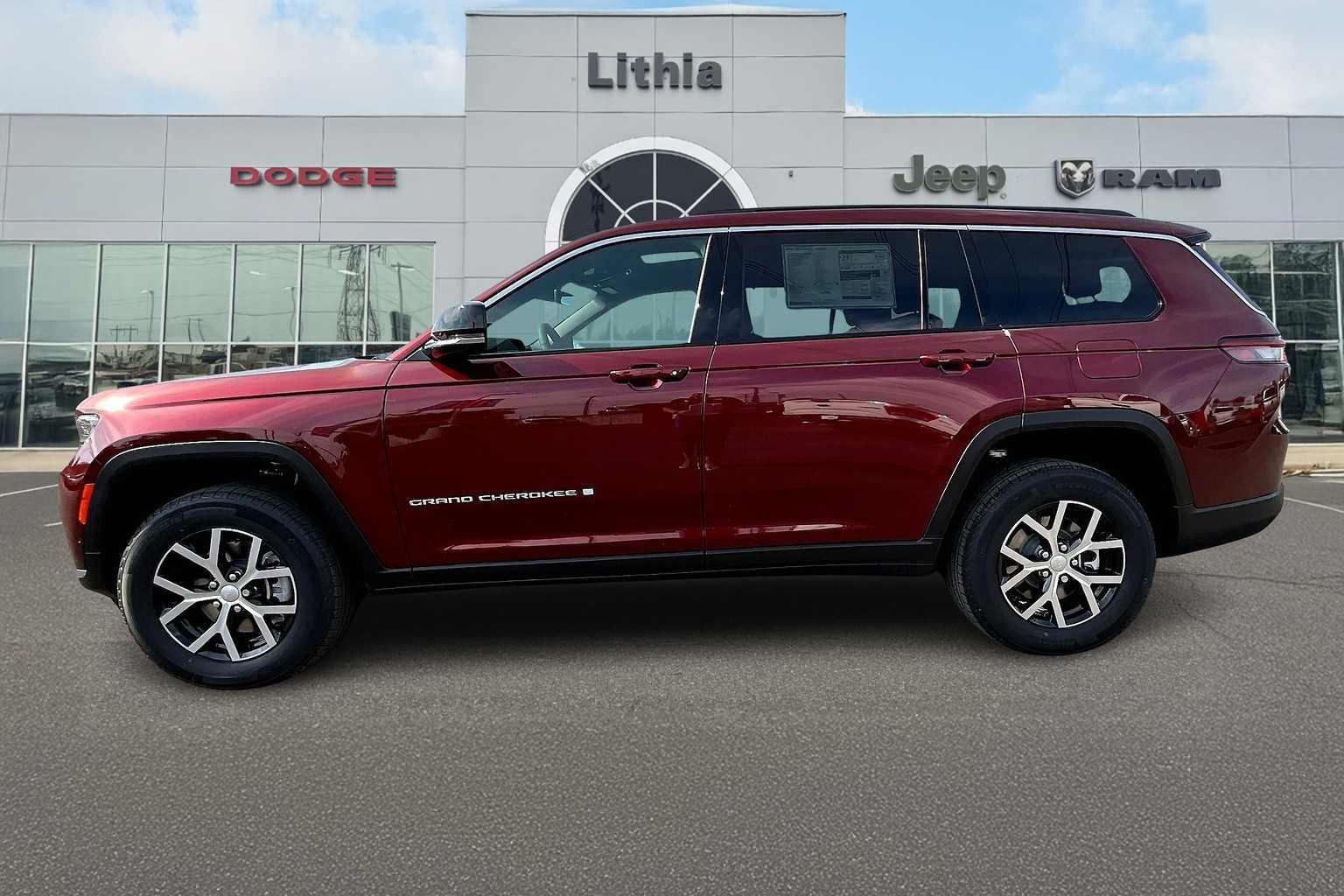 2025 Jeep Grand Cherokee Limited photo 3