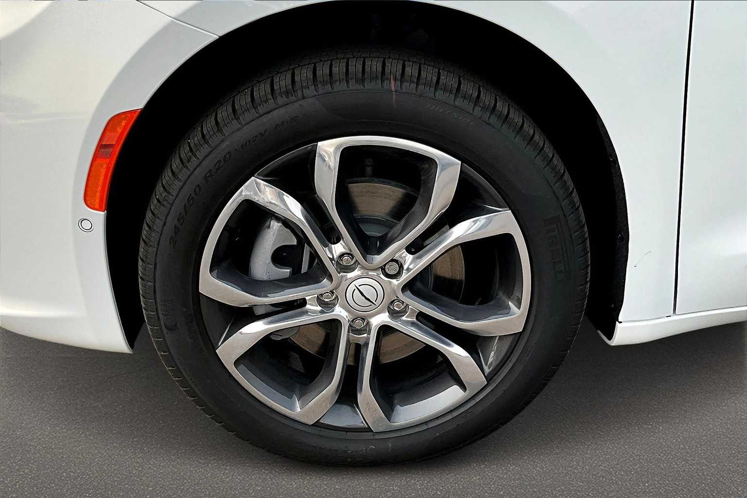 Thumbnail: 2026 Chrysler Pacifica - 8