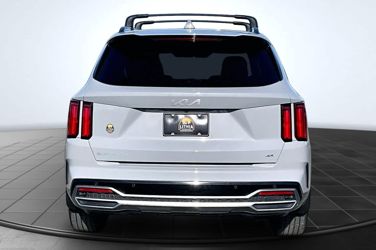 Thumbnail: 2023 Kia Sorento - 5