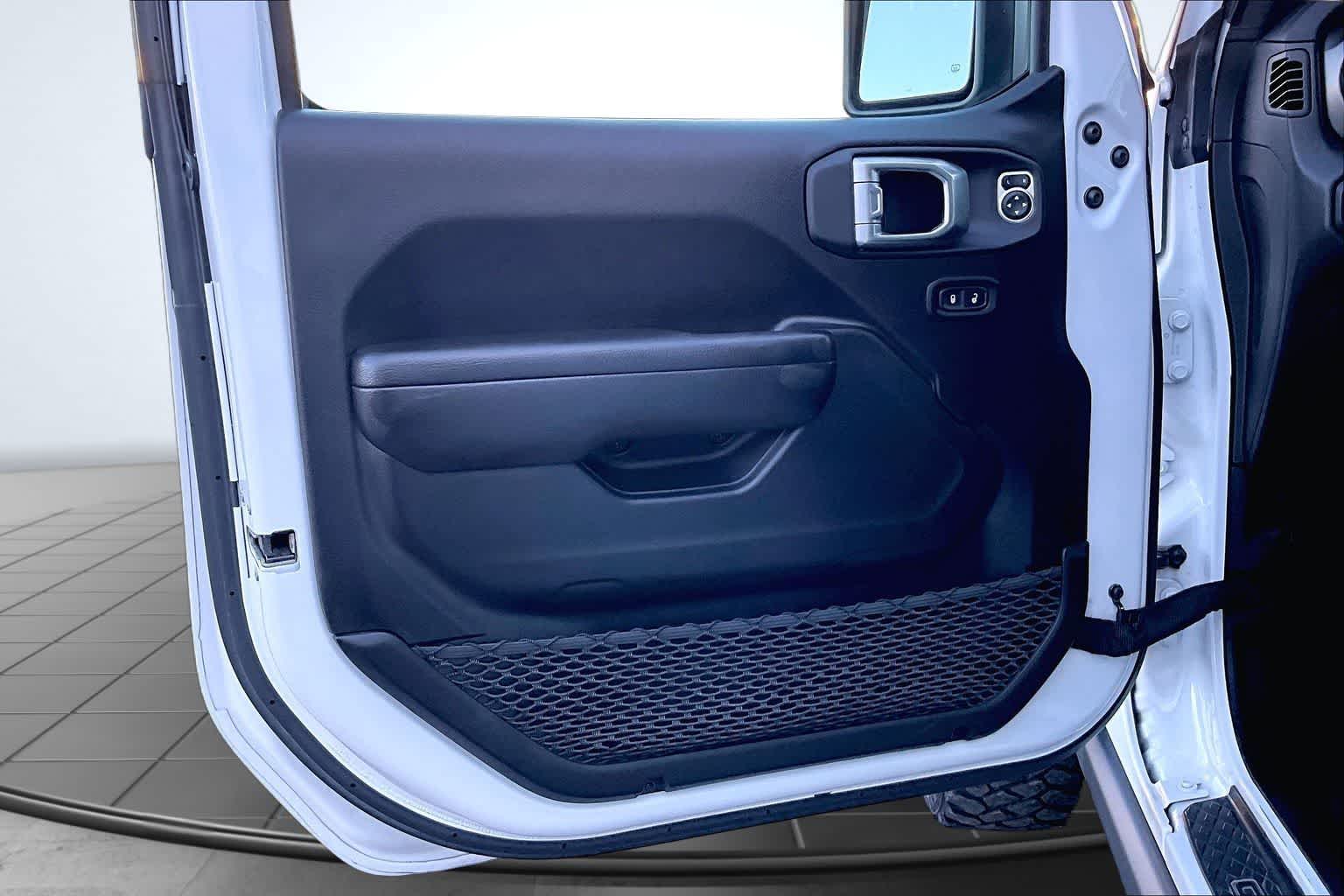 Thumbnail: 2022 Jeep Gladiator - 28