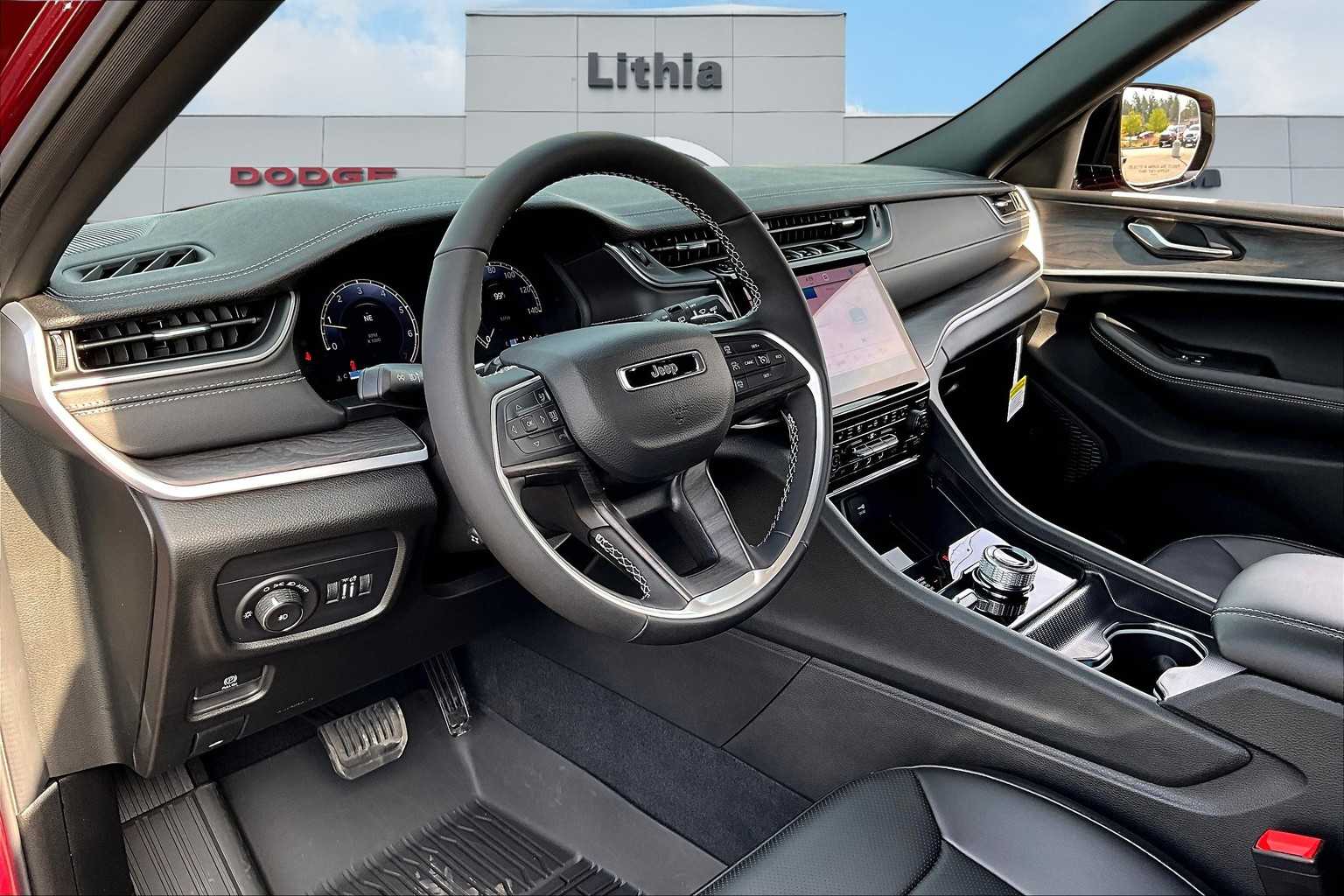 Thumbnail: 2025 Jeep Grand Cherokee L - 2