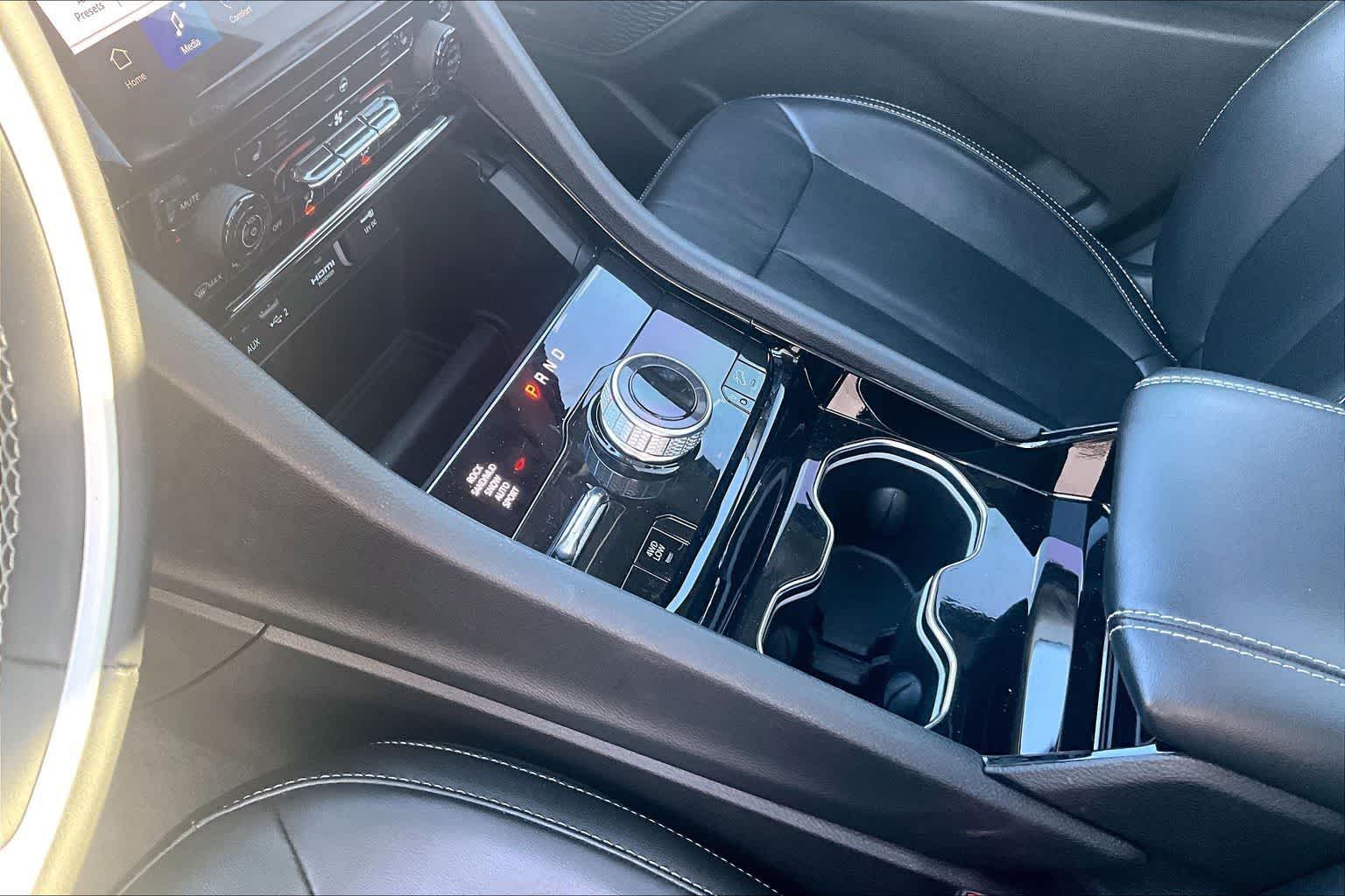 Thumbnail: 2022 Jeep Grand Cherokee - 17