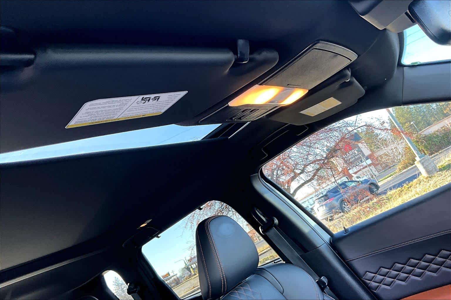 Thumbnail: 2023 Mitsubishi Outlander - 30