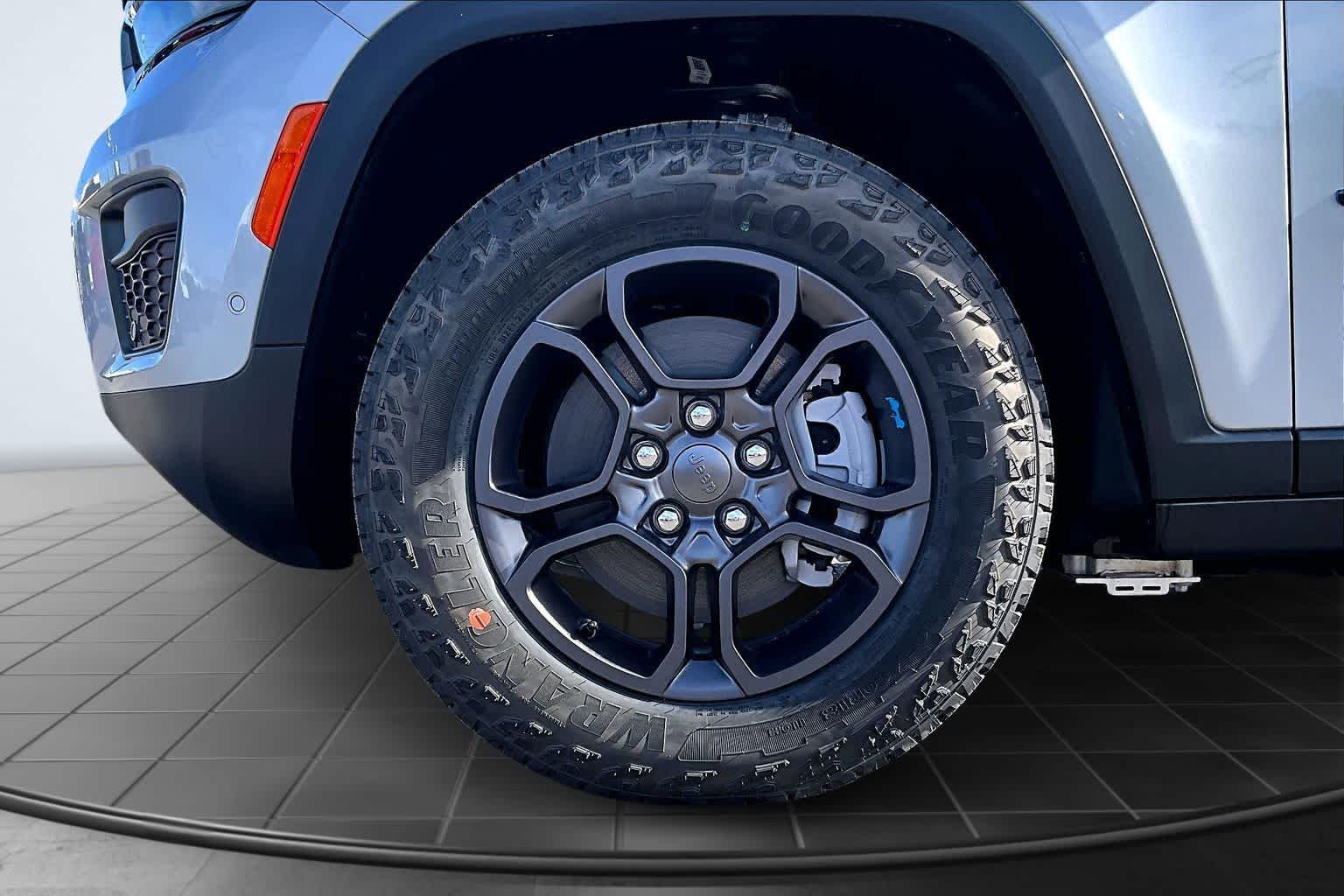 Thumbnail: 2025 Jeep Grand Cherokee - 8