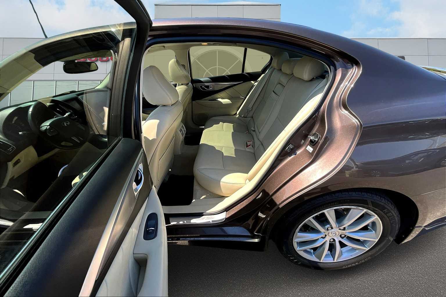 Thumbnail: 2015 INFINITI Q50 - 13