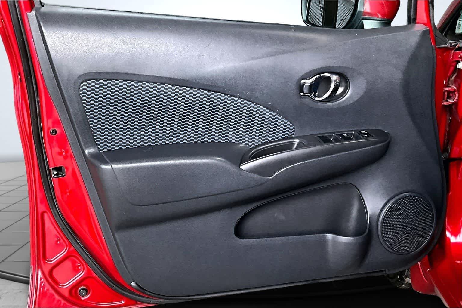 Thumbnail: 2015 Nissan Versa Note - 28