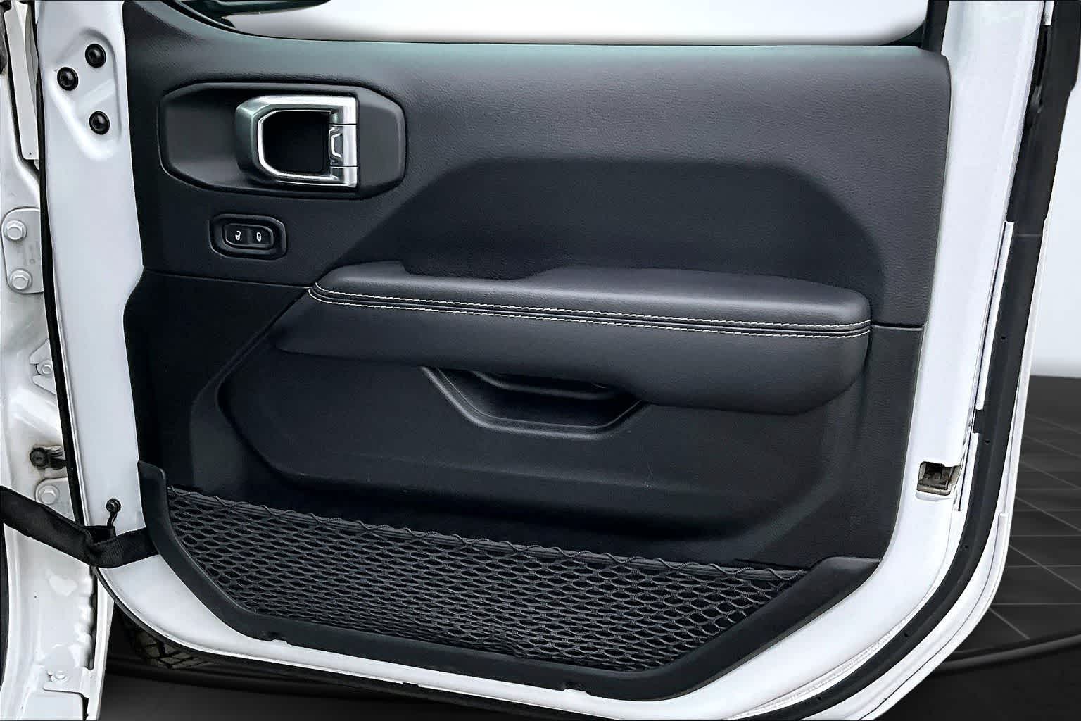 Thumbnail: 2023 Jeep Wrangler - 29