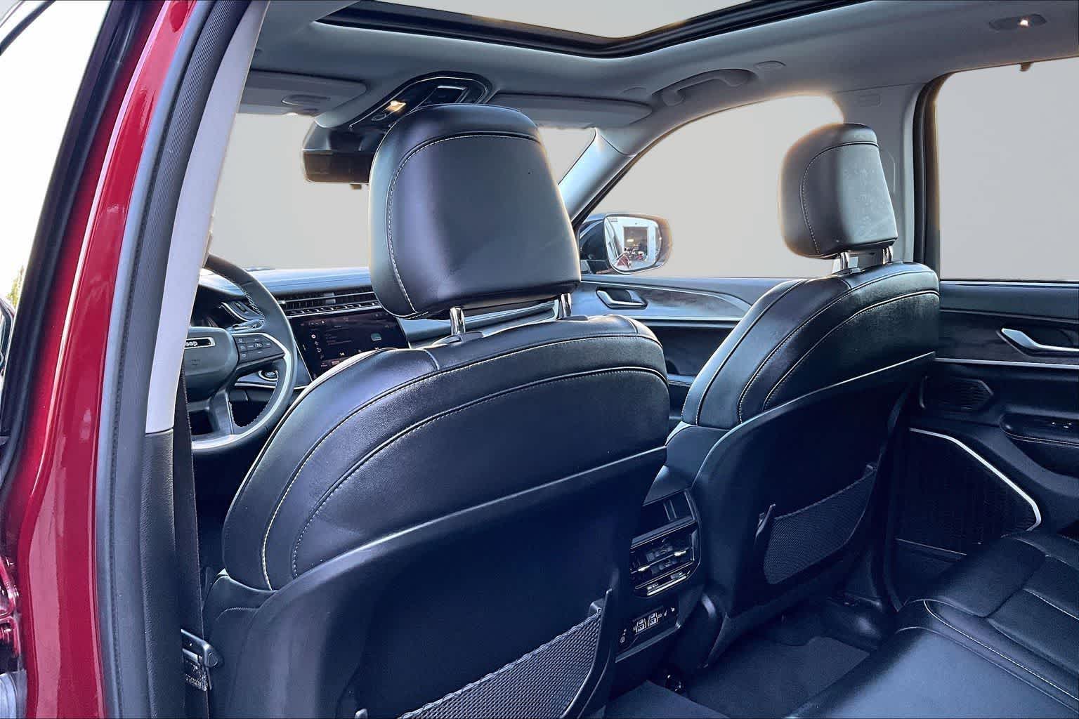 Thumbnail: 2023 Jeep Grand Cherokee - 12