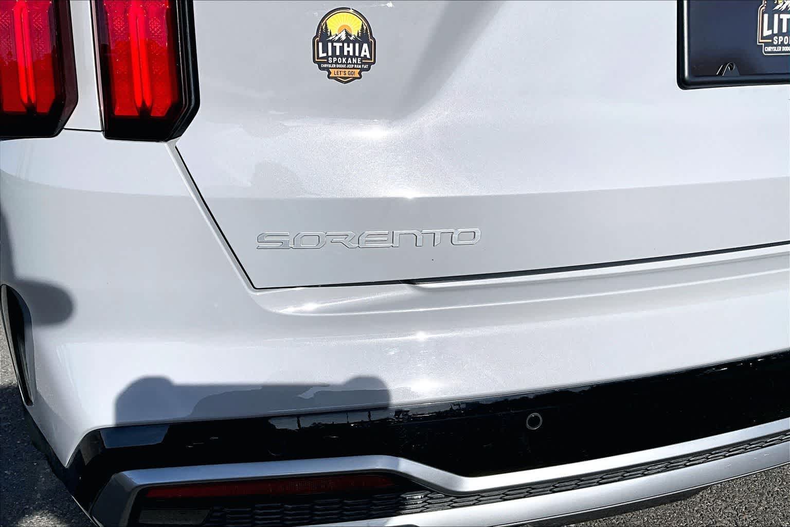 Thumbnail: 2023 Kia Sorento - 7