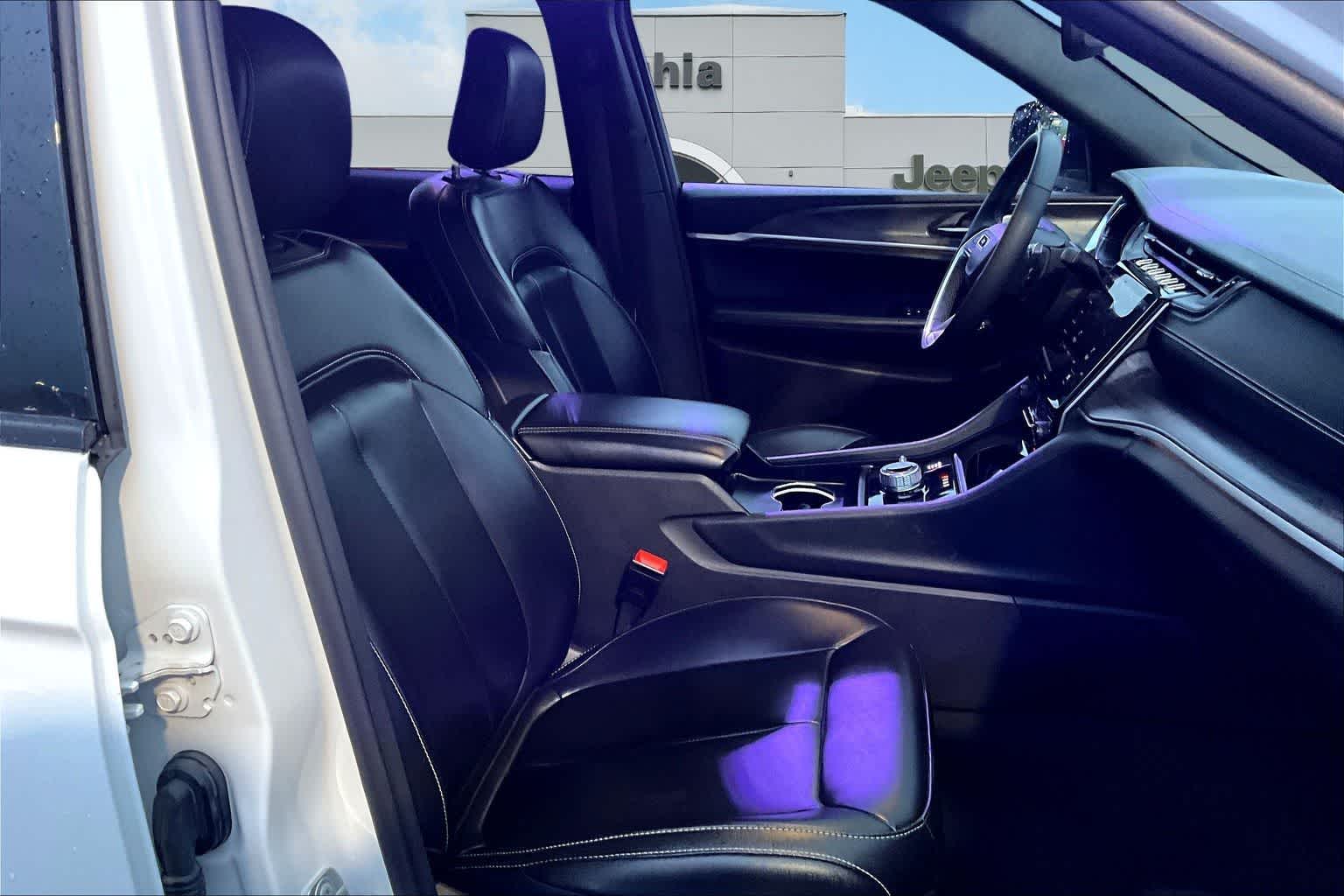 Thumbnail: 2024 Jeep Grand Cherokee - 14