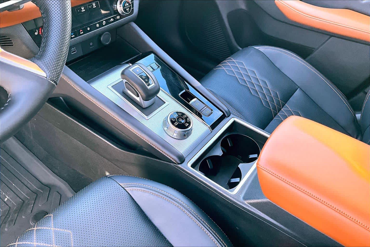 Thumbnail: 2023 Mitsubishi Outlander - 17