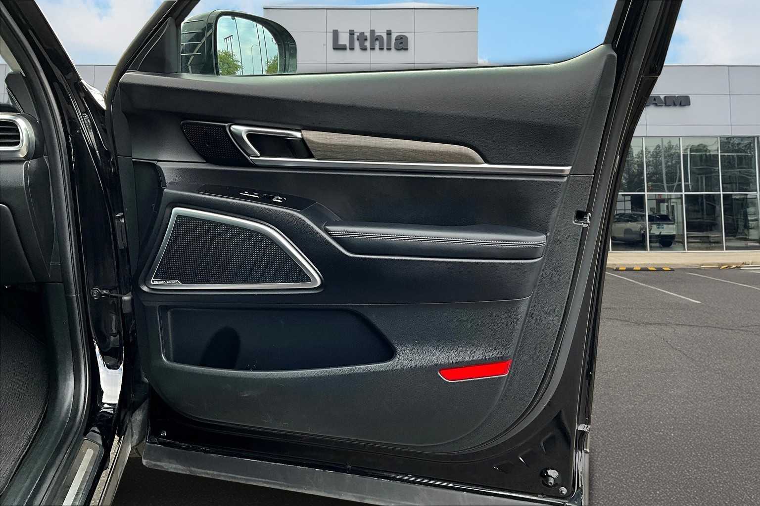 Thumbnail: 2022 Kia Telluride - 29