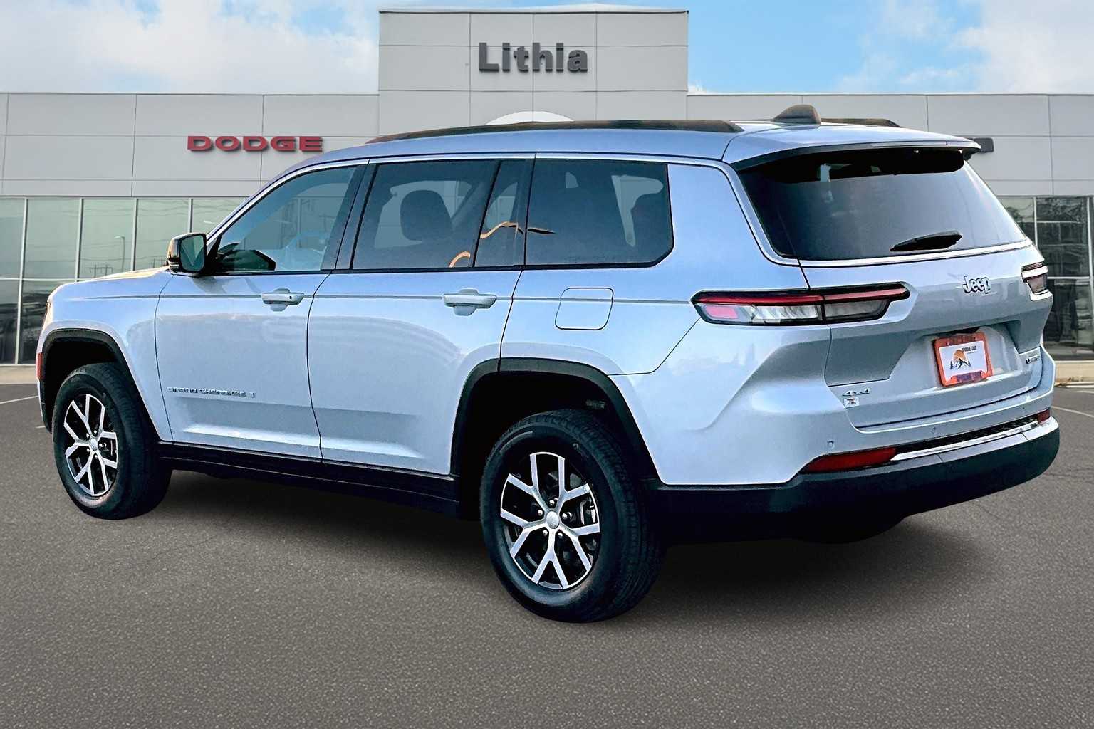 2024 Jeep Grand Cherokee Limited photo 4