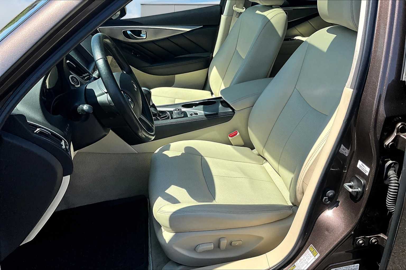 Thumbnail: 2015 INFINITI Q50 - 11