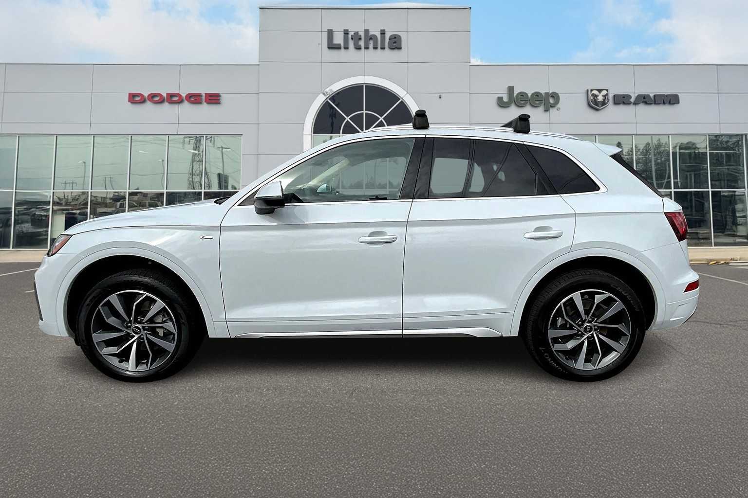 2024 Audi Q5 S line Premium Plus photo 3