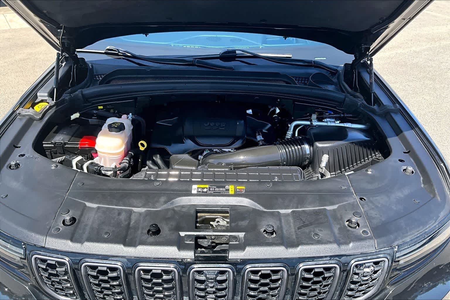 Thumbnail: 2023 Jeep Grand Cherokee L - 8