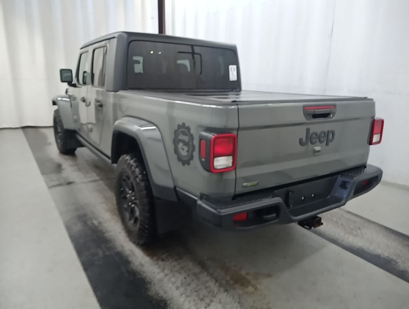Thumbnail: 2021 Jeep Gladiator - 2