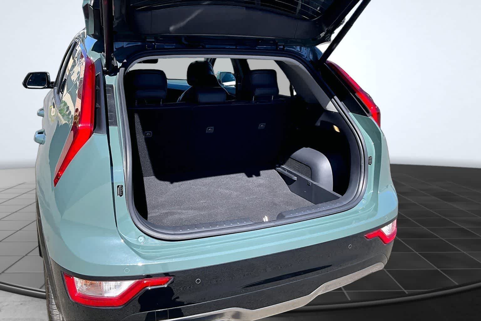 Thumbnail: 2024 Kia Niro - 19