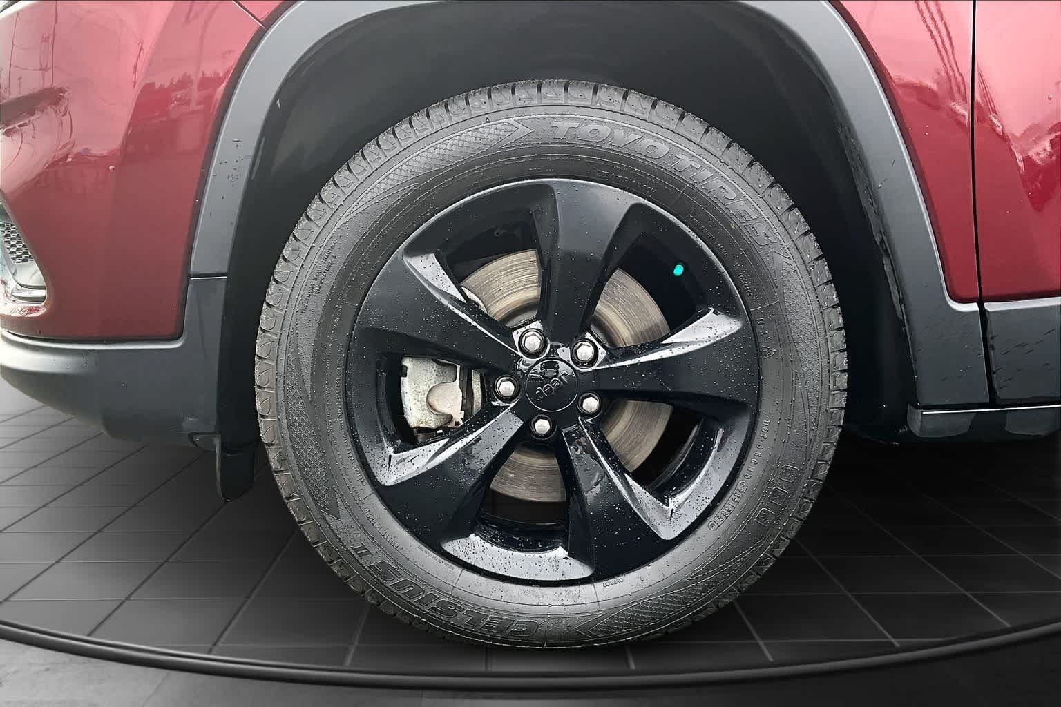 Thumbnail: 2020 Jeep Cherokee - 8