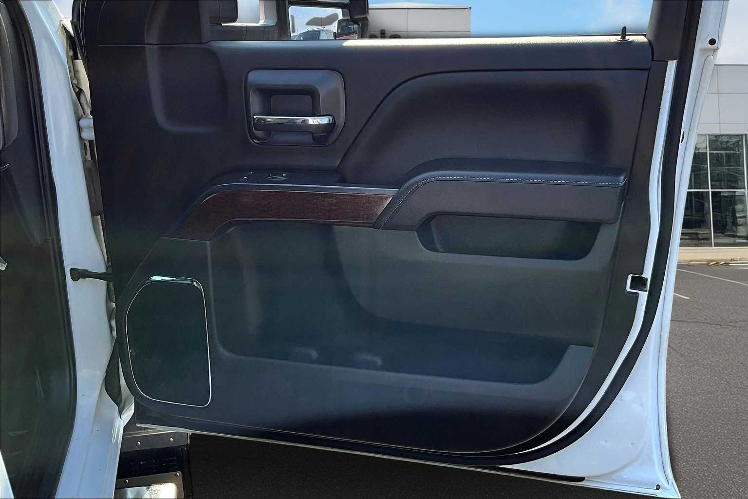 Thumbnail: 2018 GMC Sierra 2500 - 29