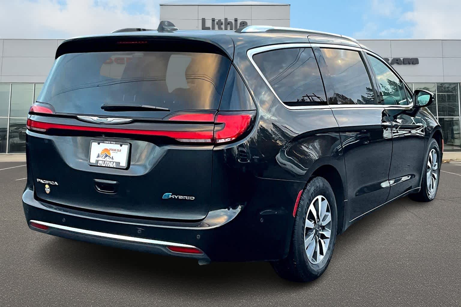 Thumbnail: 2021 Chrysler Pacifica - 23