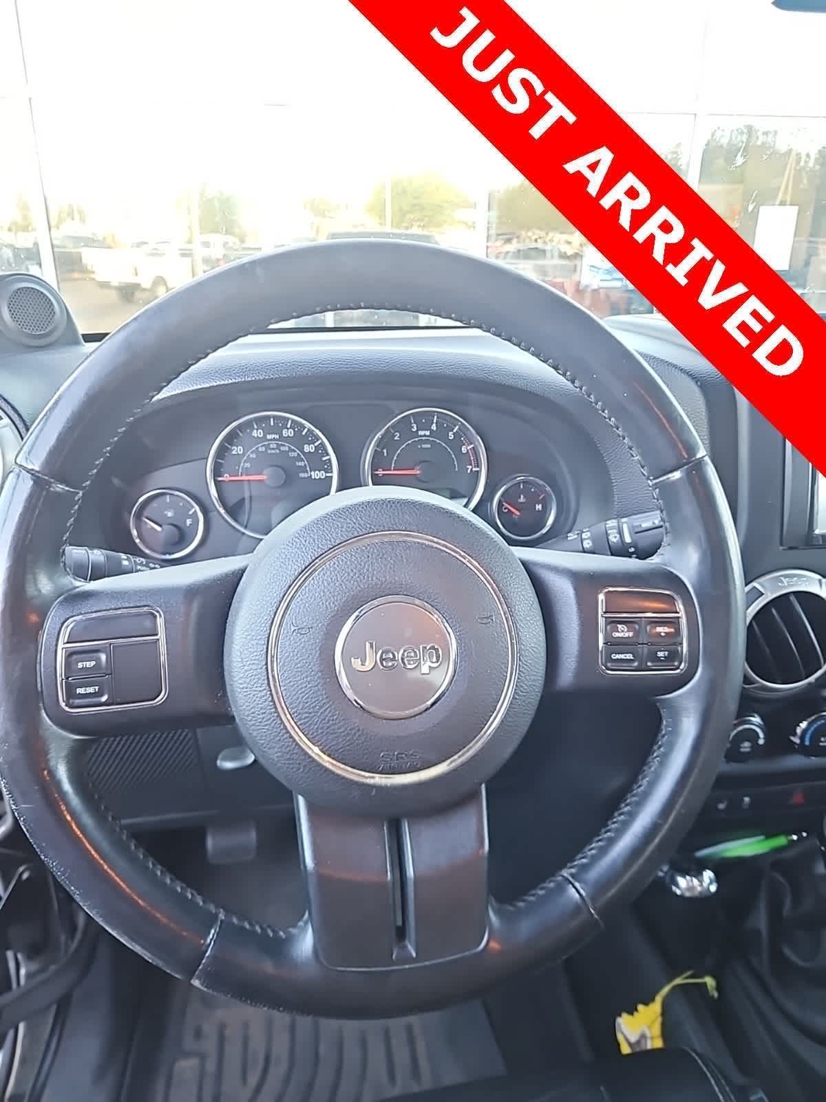 Thumbnail: 2012 Jeep Wrangler - 9