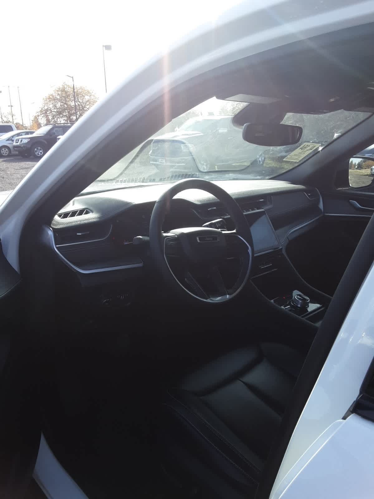 Thumbnail: 2024 Jeep Grand Cherokee - 7