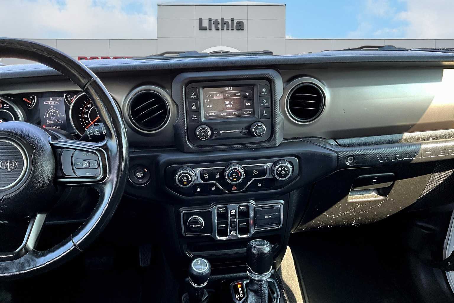 Thumbnail: 2018 Jeep Wrangler - 16