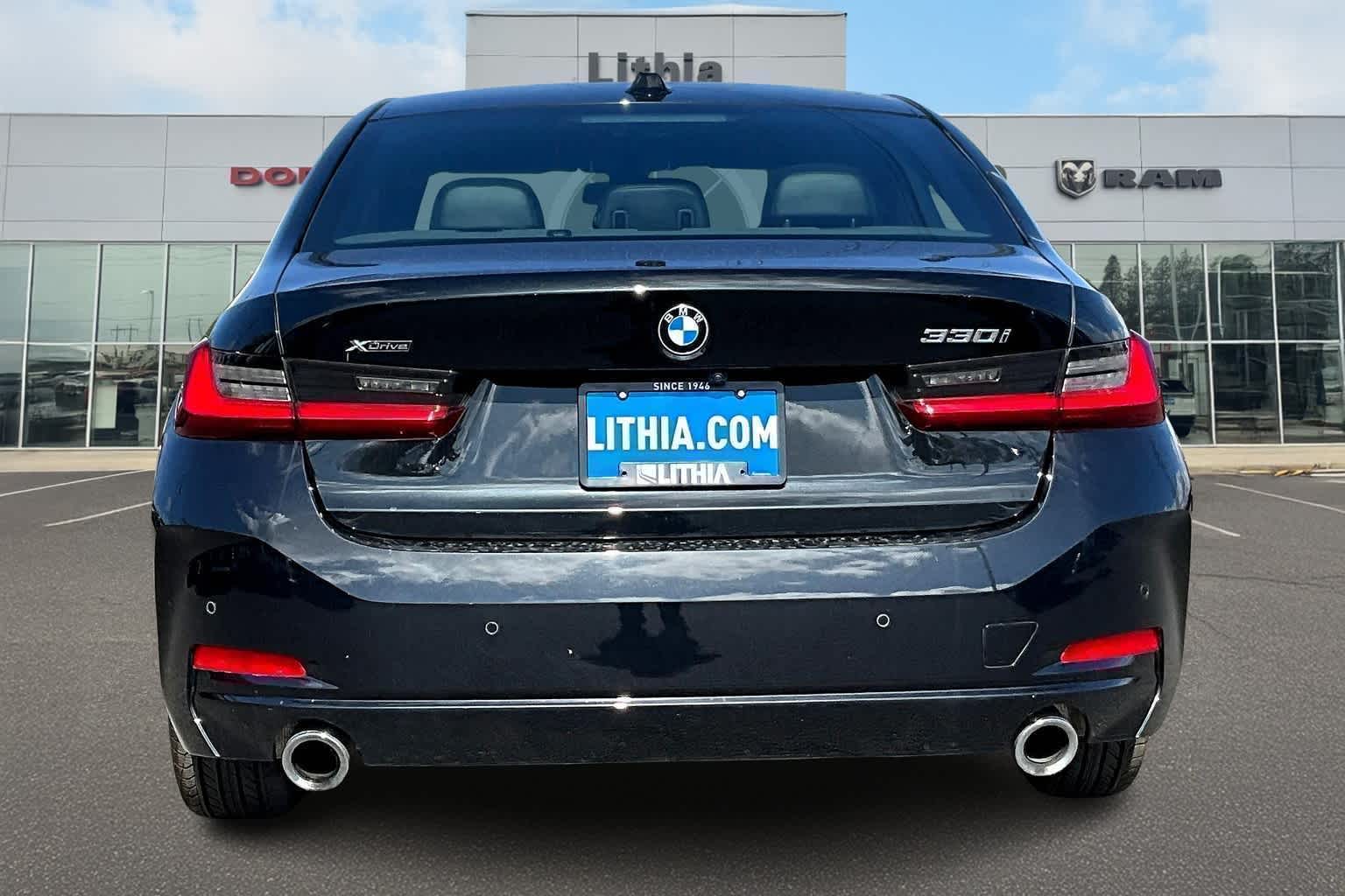 Thumbnail: 2024 BMW 3 Series - 4