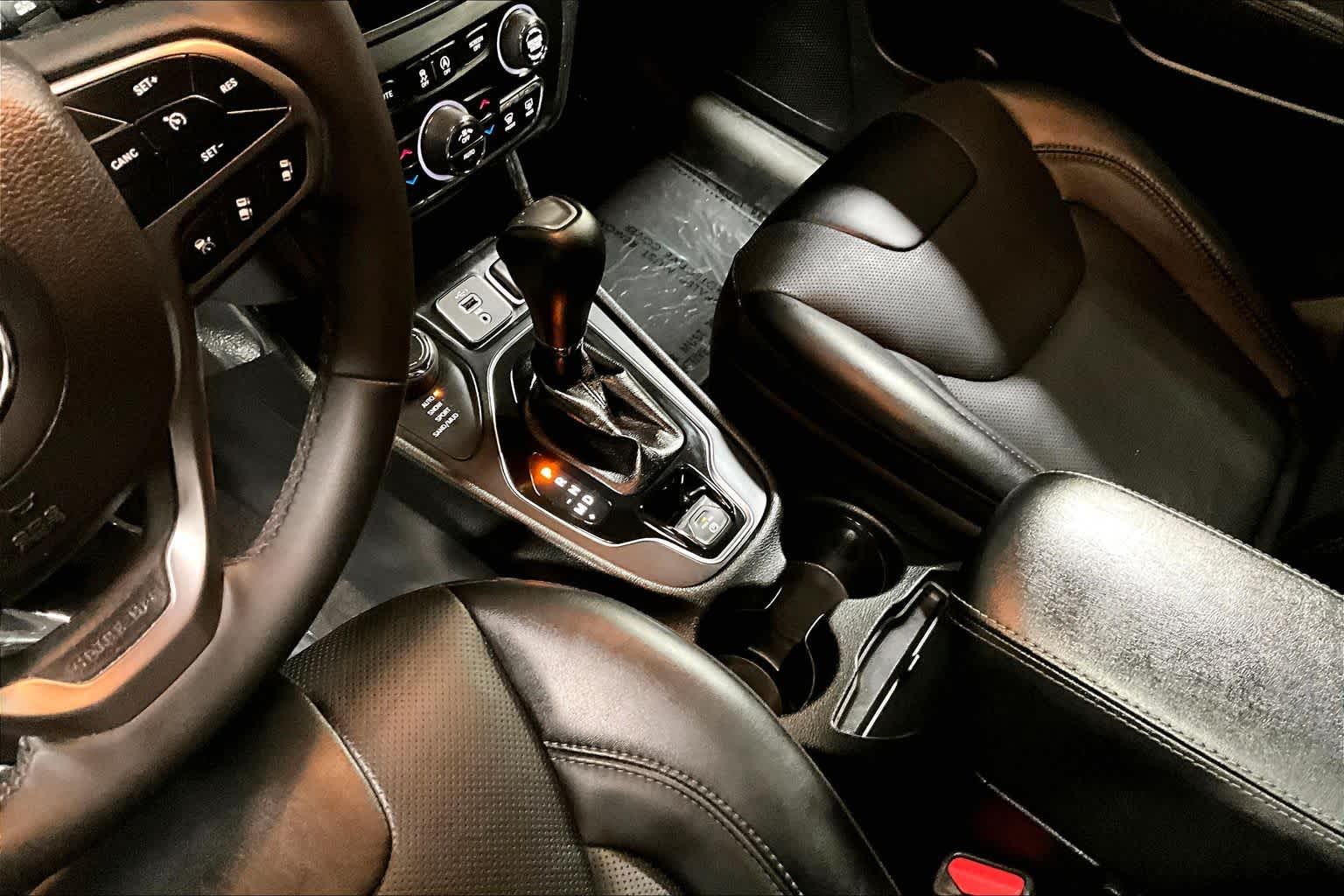 Thumbnail: 2022 Jeep Cherokee - 17