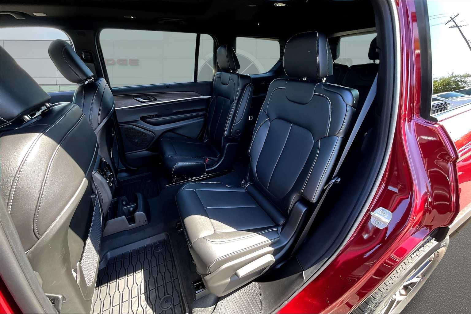 Thumbnail: 2025 Jeep Grand Cherokee L - 13