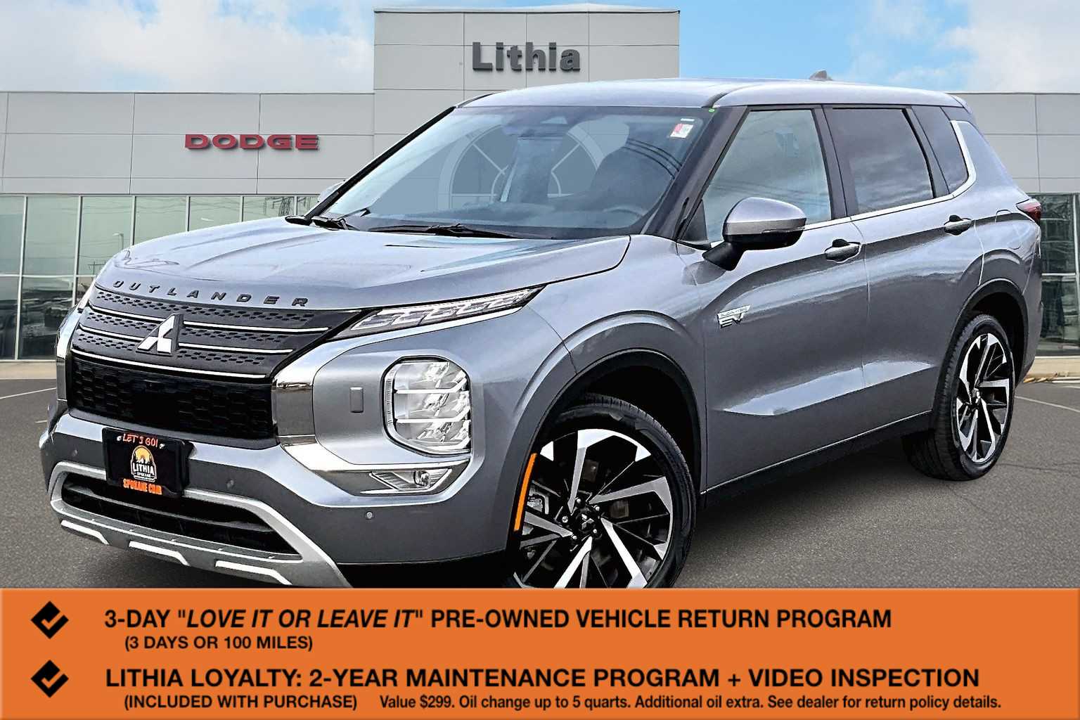 2023 Mitsubishi Outlander Plug-In Hybrid SE's photo