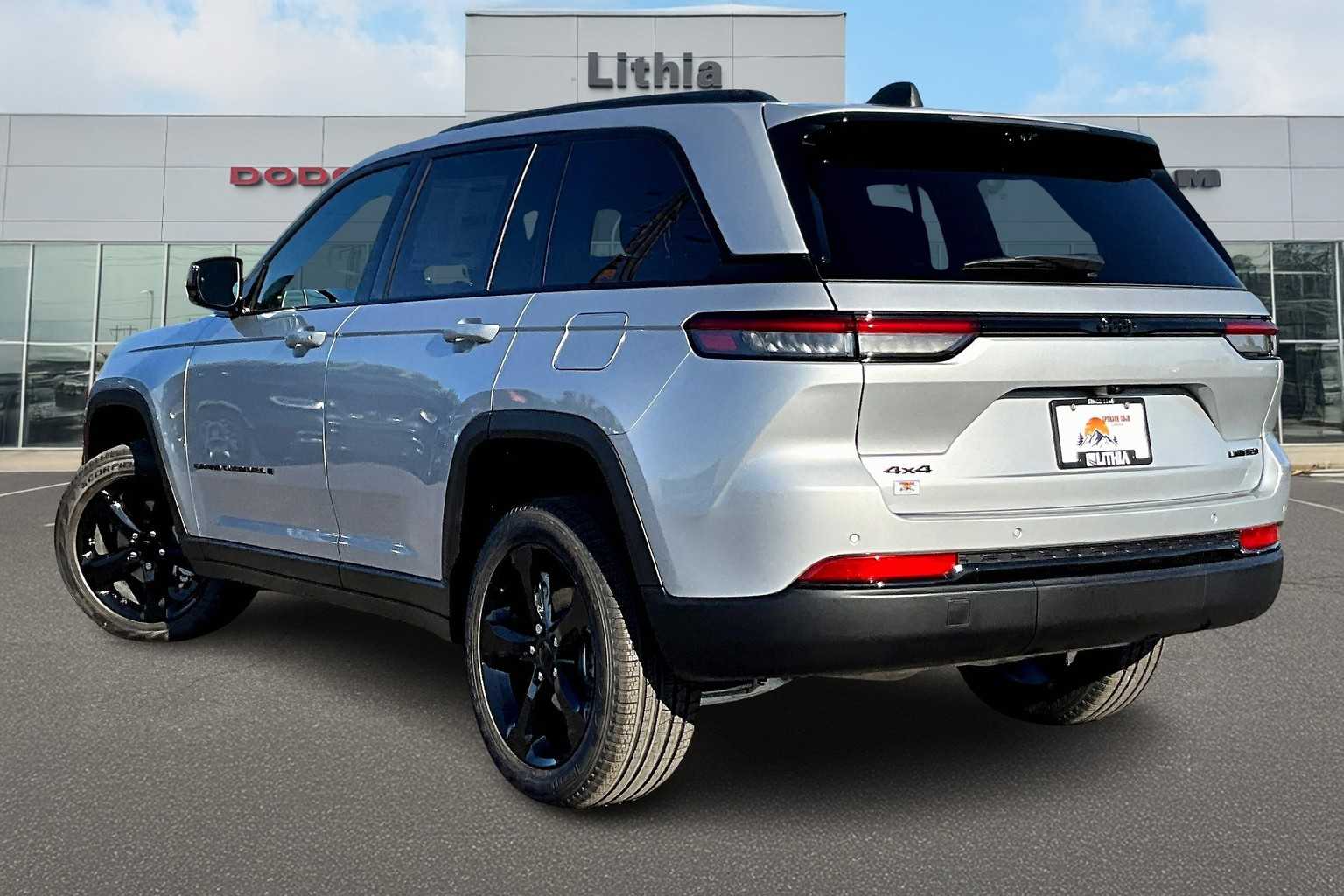 Thumbnail: 2025 Jeep Grand Cherokee - 4