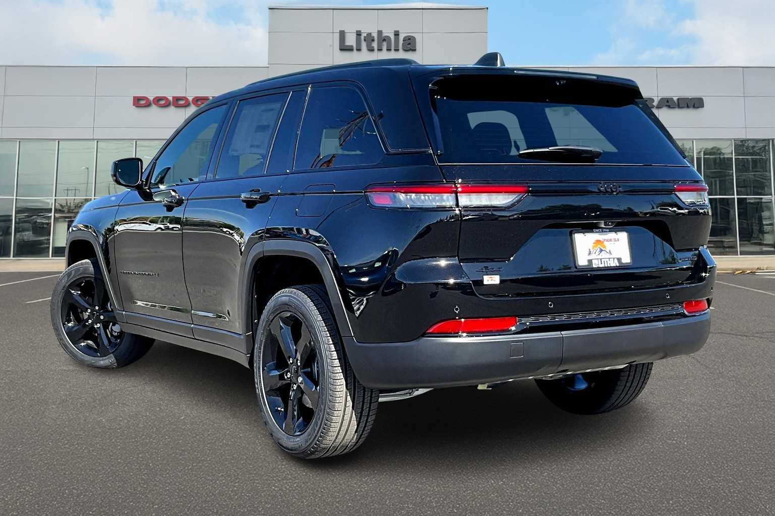 Thumbnail: 2025 Jeep Grand Cherokee - 4