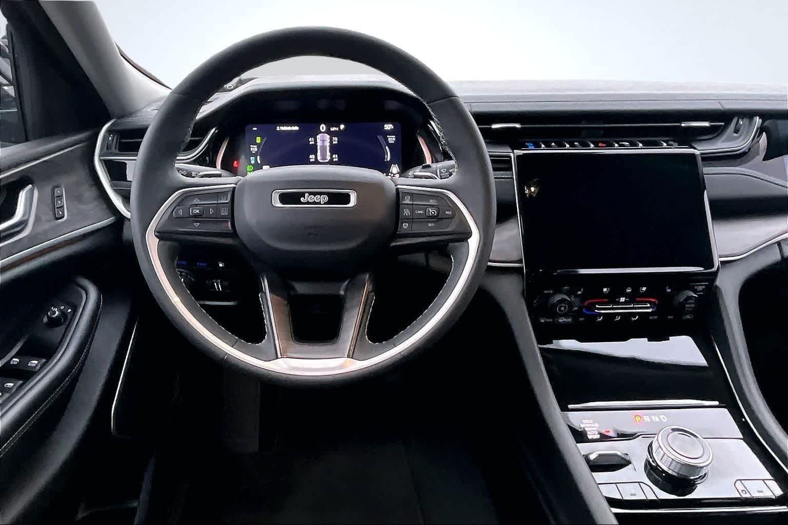 Thumbnail: 2022 Jeep Grand Cherokee - 15