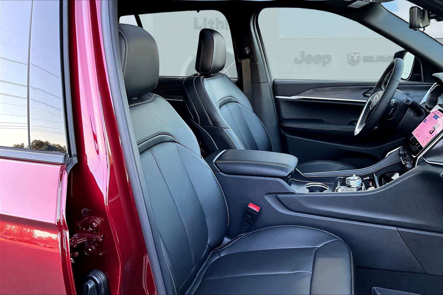 Thumbnail: 2025 Jeep Grand Cherokee - 14