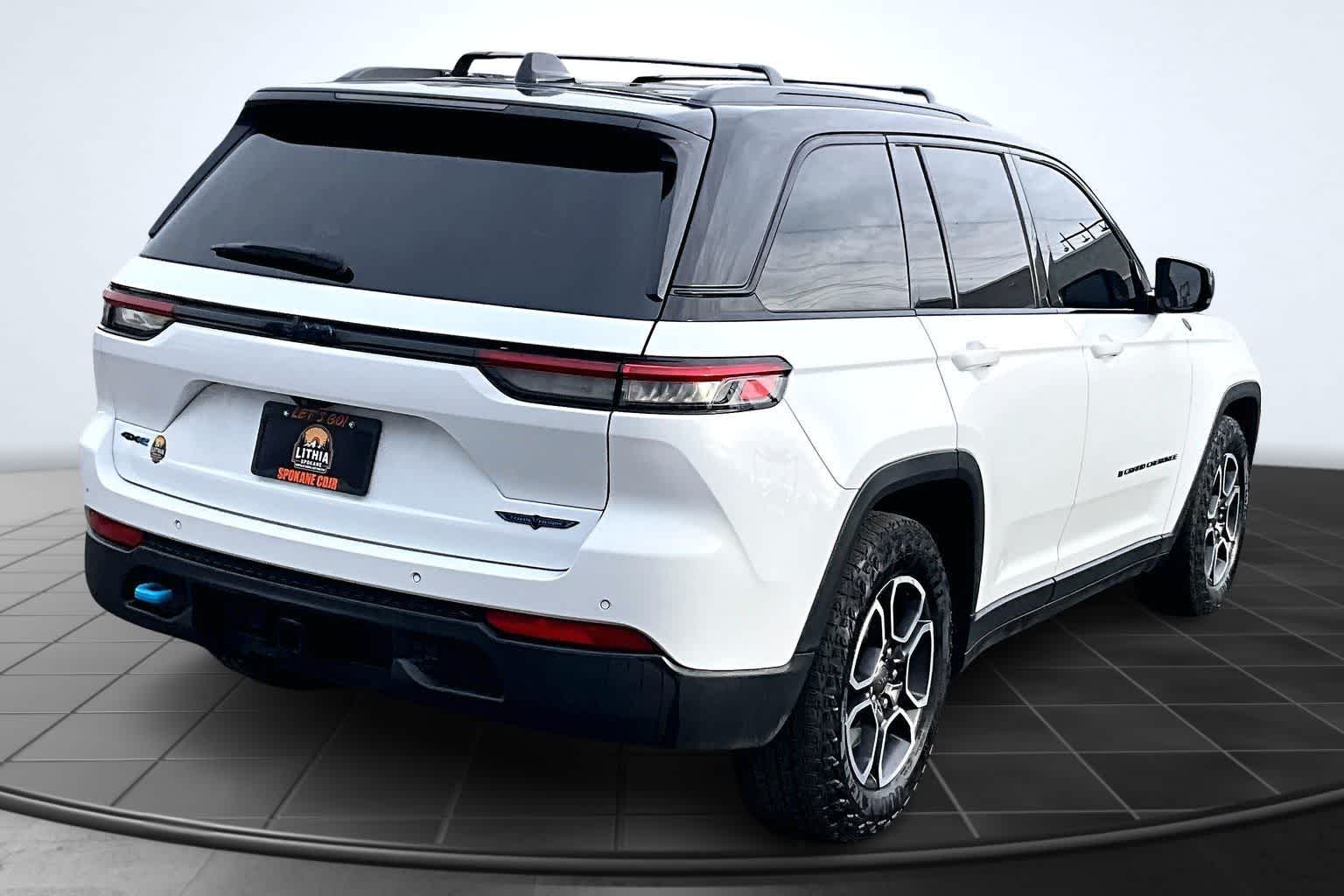 Thumbnail: 2023 Jeep Grand Cherokee - 23
